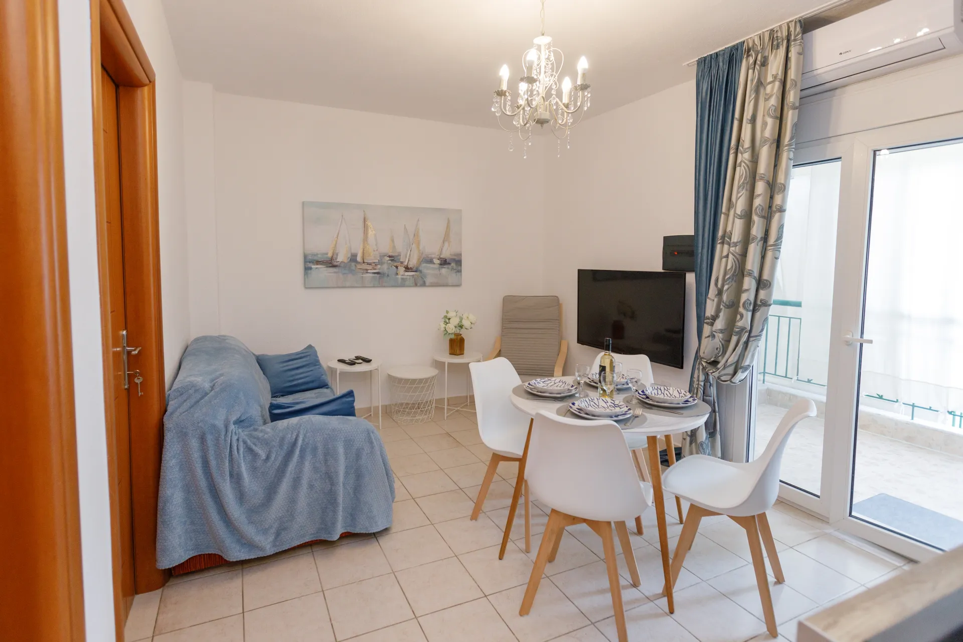 Aegean Apartment — Essbereich