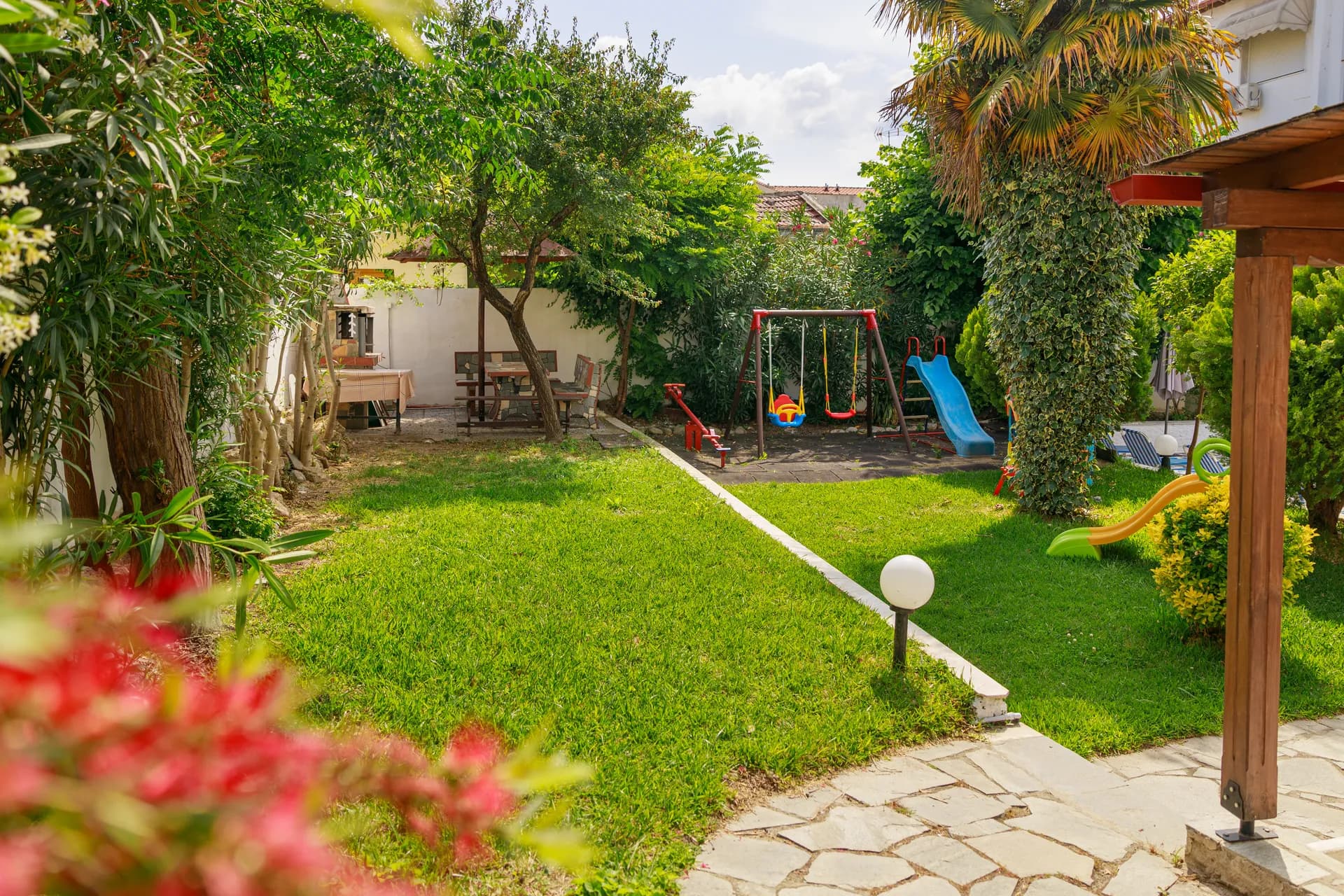 Apartamentul Breeze — Garden terrace